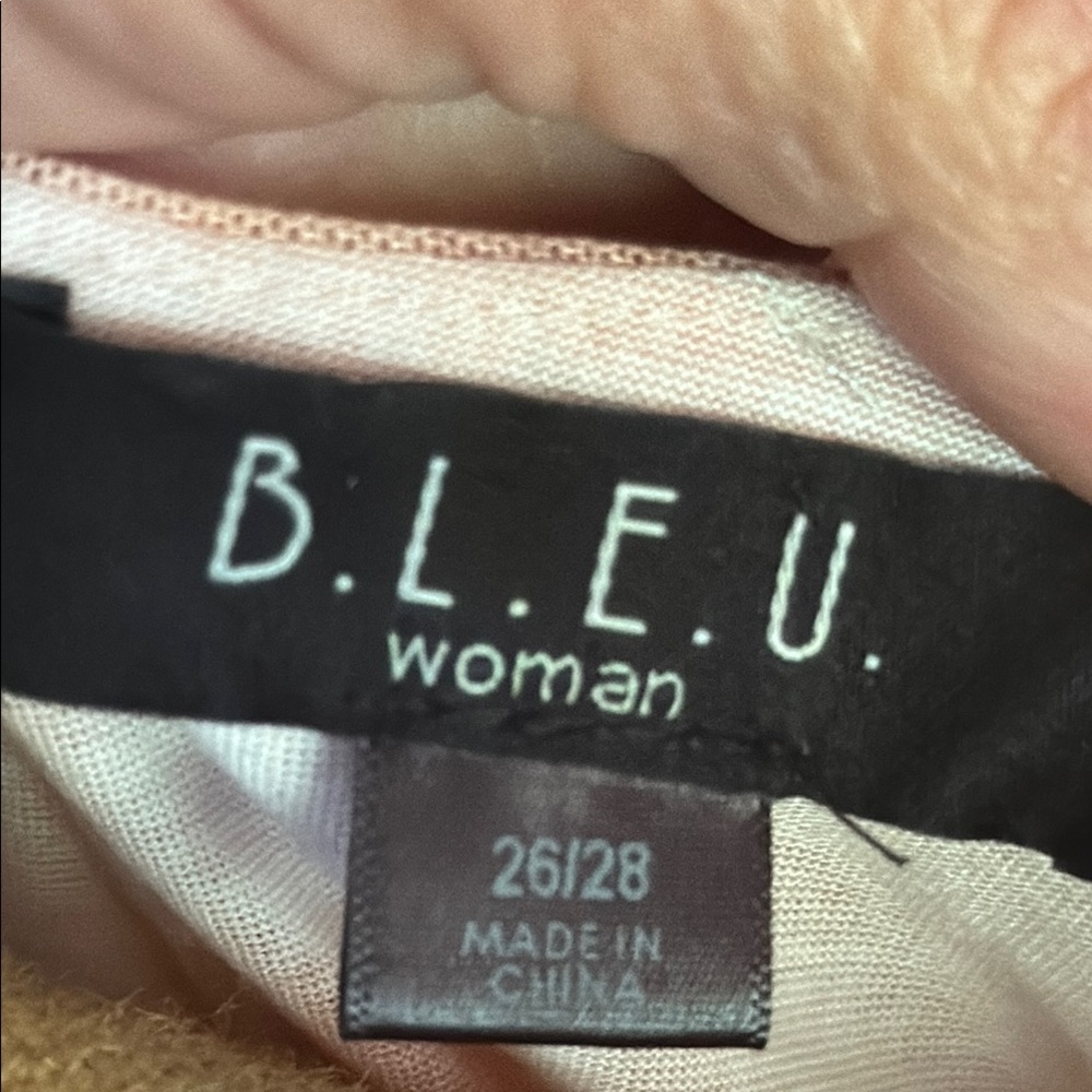 B.L.E.U. Elegant Tunic Top - Picture 2 of 4